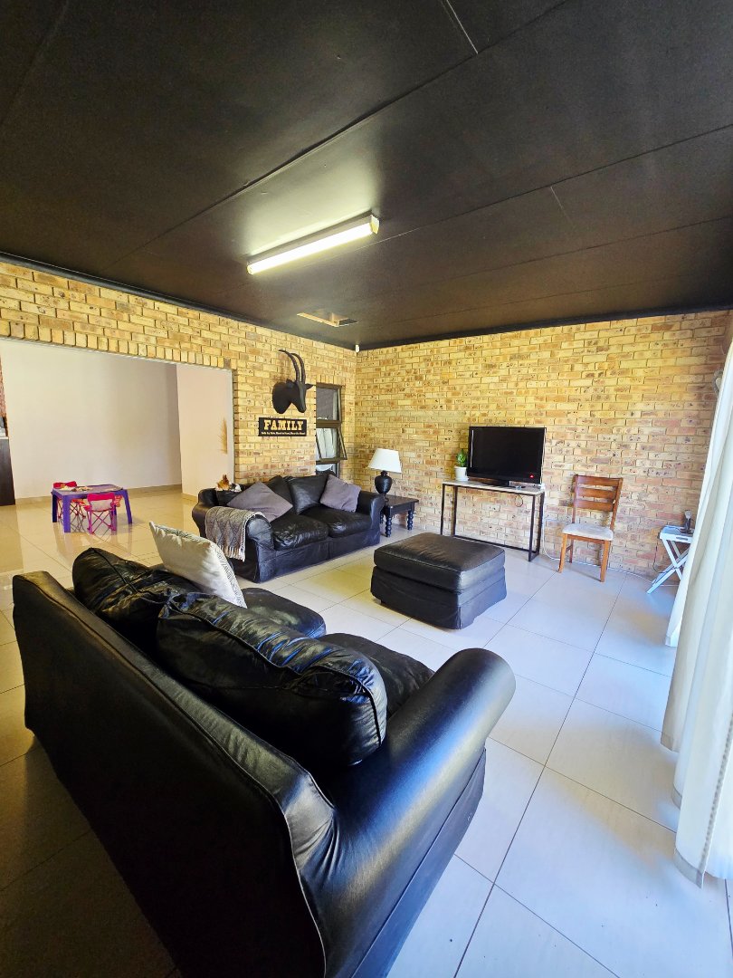 2 Bedroom Property for Sale in Adamayview North West